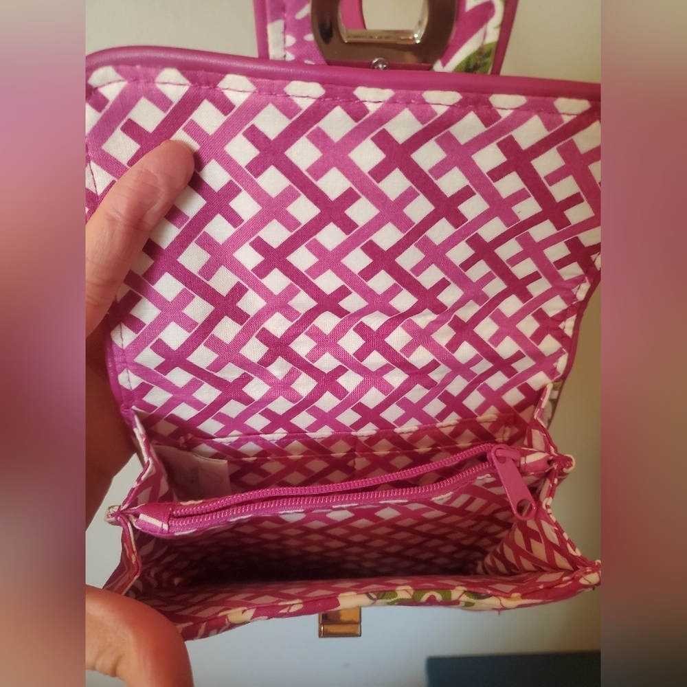 Vera Bradley Crossbody - Picture 4 of 8